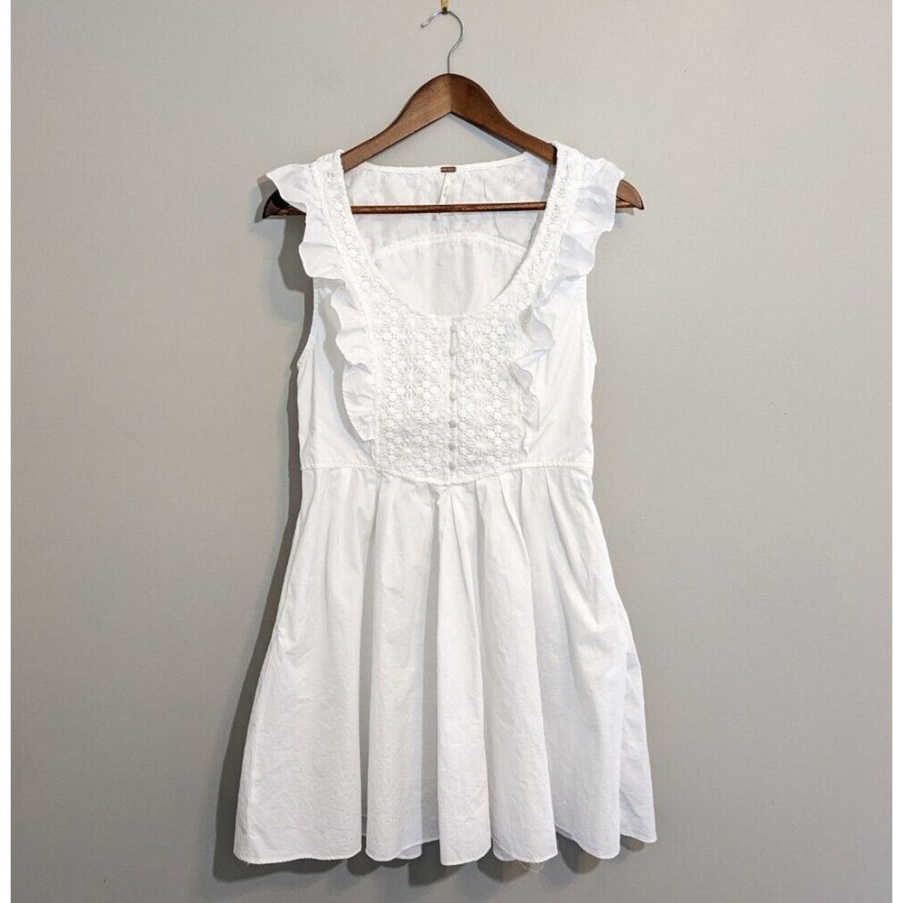 Free People Half Moon White Ruffled Crochet Button Front Dress NWOT Size Medium